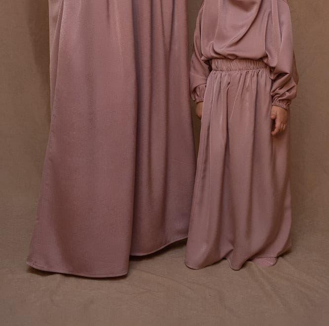 Coraal adult prayer gown from "Mommy and me prayer khimar collection" in light pink - ANNAH HARIRI